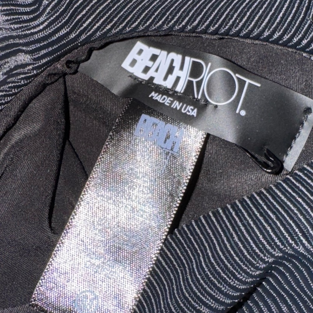 Beach Riot NEW Black Ribbed One Shoulder Cut Out Accent Swimsuit Waist Tie M - Picture 5 of 5